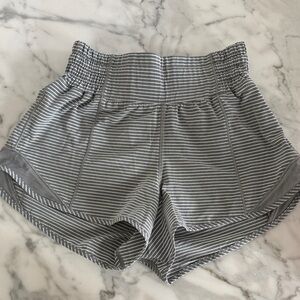 Lululemon Athletica Hotty Hot Short 2.5”